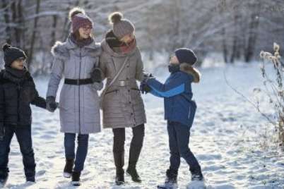 Connect kids with winter on the five-senses walk