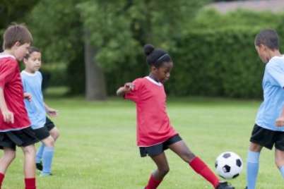 5 ways to tell if your child’s coach has a gender-neutral approach