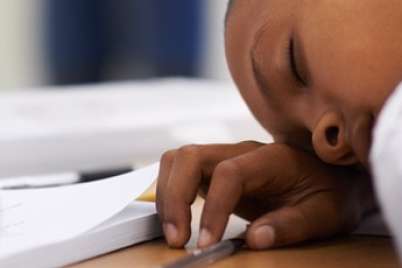 Les écrans, l’inactivité et le manque de sommeil croissant chez les enfants