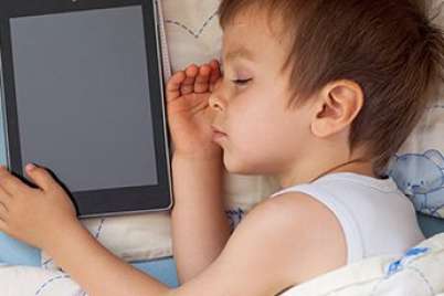 Study finds that smartphones in the bedroom impact kids’ sleep even when they are off