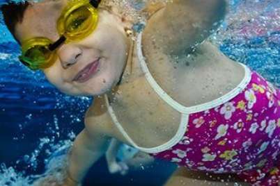 Study: Early swimming promotes early development