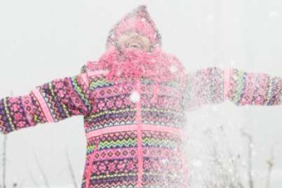 29 fun games kids can play in the snow