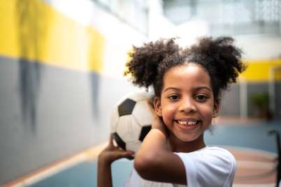 «Demande-moi pourquoi j’ai peur des ballons» : un témoignage sur la spécialisation hâtive