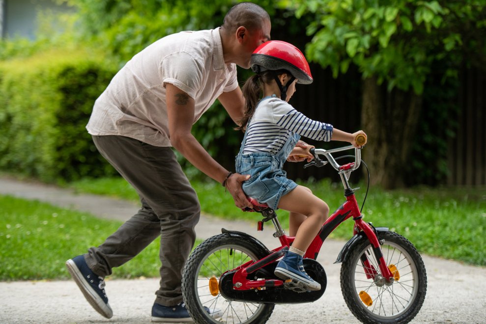 teaching 6 year old to ride bike