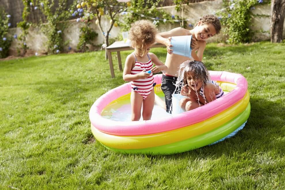 siblings-playing-in-pool-risky-play
