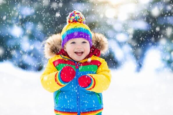 toddler-playing-snow