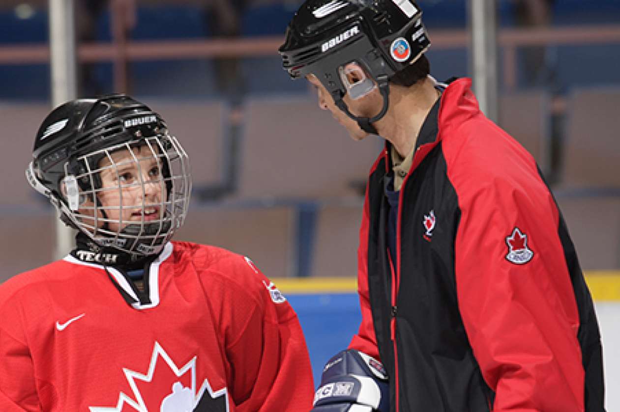 Les attentes des parents au hockey : comment communiquer avec les entraîneurs