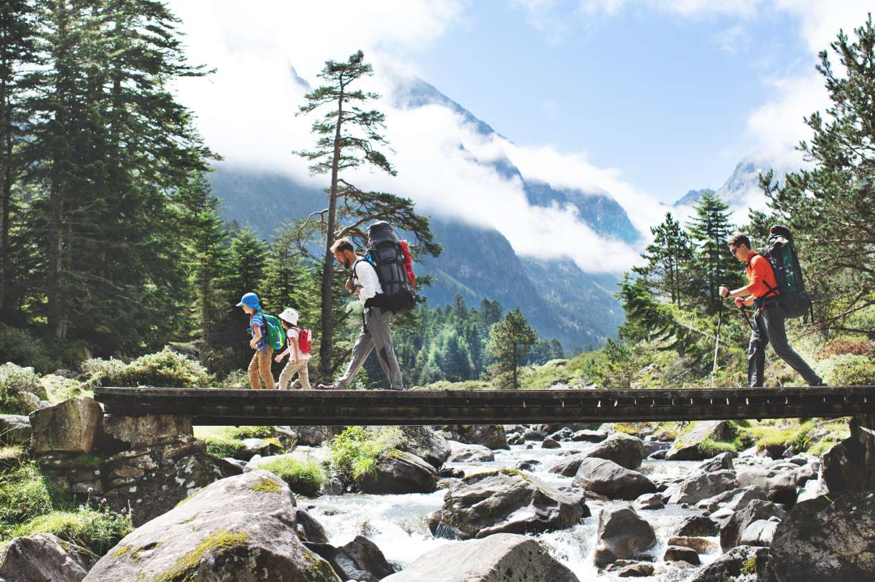 7 kid-friendly games to play on trail walks and nature hikes