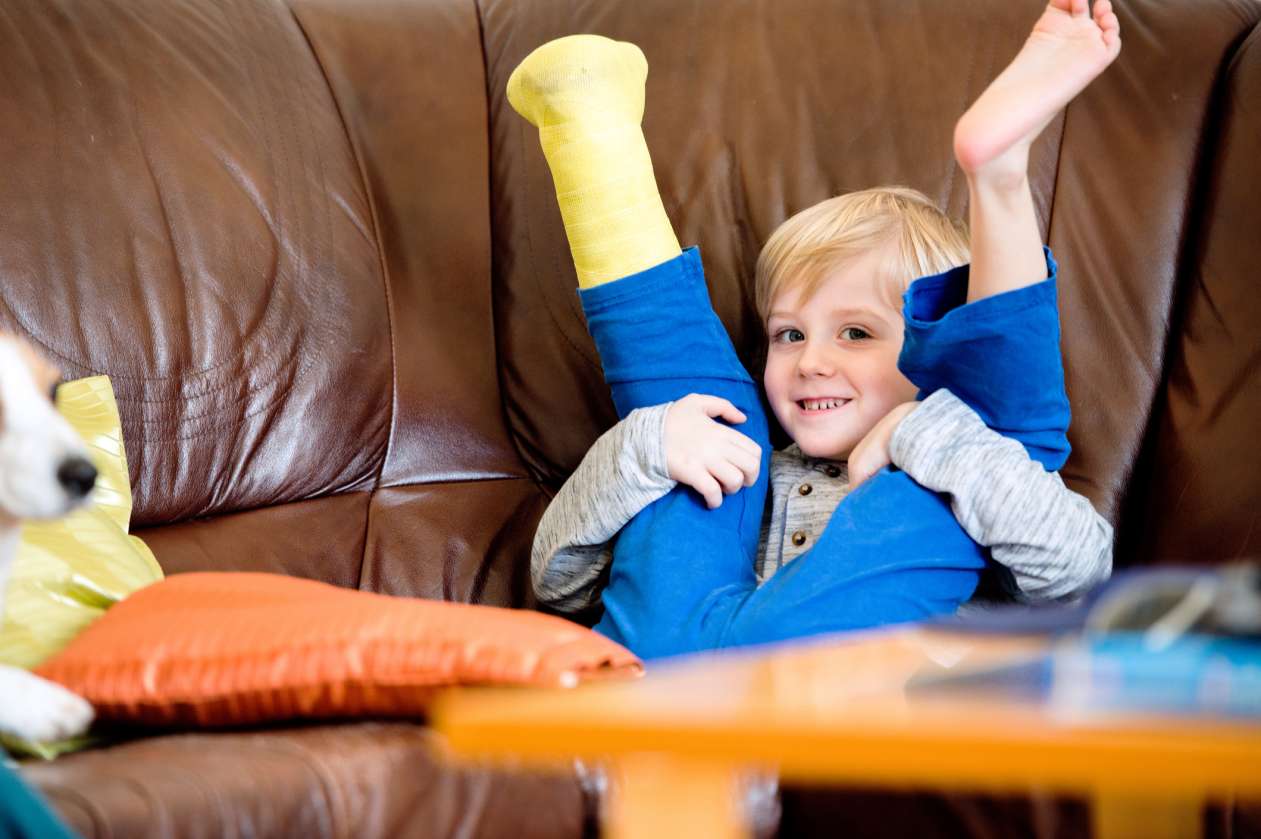 14 games kids in casts can do to keep active