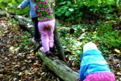 Easy to find play activities in the outdoors