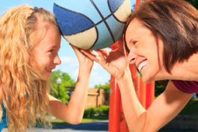 5 tips for surviving the playground with your kids after school