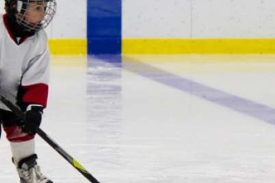 Bad dad banned from hockey arenas for poor behaviour