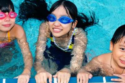 Un programme de natation pour les nouveaux Canadiens enseigne les habiletés et la sécurité