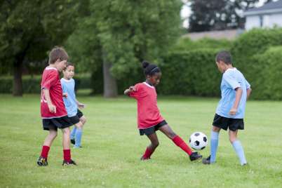 Featured Activity: 5 ways to tell if your child’s coach has a gender-neutral approach