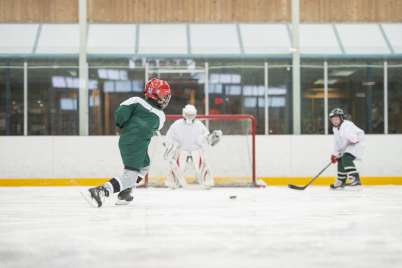 Quatre essentiels qui devraient faire partie de l’expérience de chaque enfant au hockey