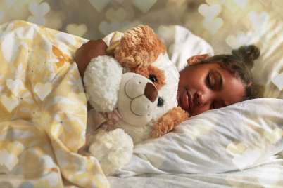 6 ways to encourage healthy sleep habits for the whole family