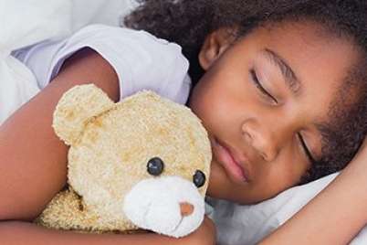 6 ways to encourage healthy sleep habits for the whole family