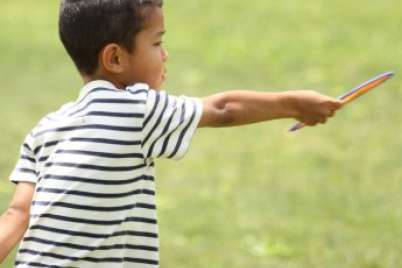 6 fun games you and your kids can play on grass