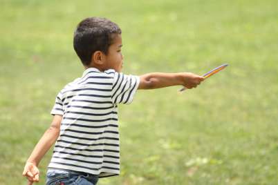 6 fun games you and your kids can play on grass this summer