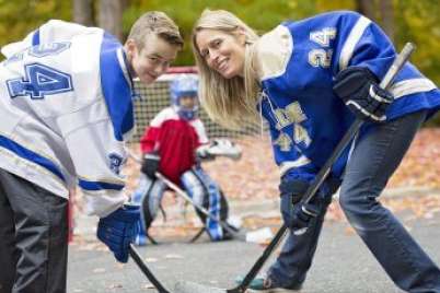 5 lessons from a book by a ‘reluctant hockey mom’
