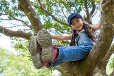 6 ways kids should engage in “risky” play