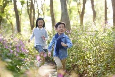 39 fun ways kids can play outside this spring
