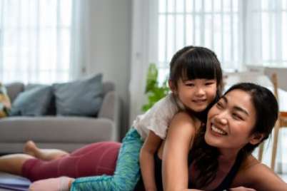 6 mood-boosting yoga poses to try with kids