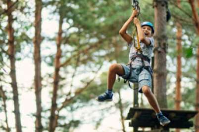 Outdoor adventure courses for kids across Canada