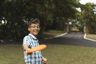 1 frisbee, 14 active games for kids